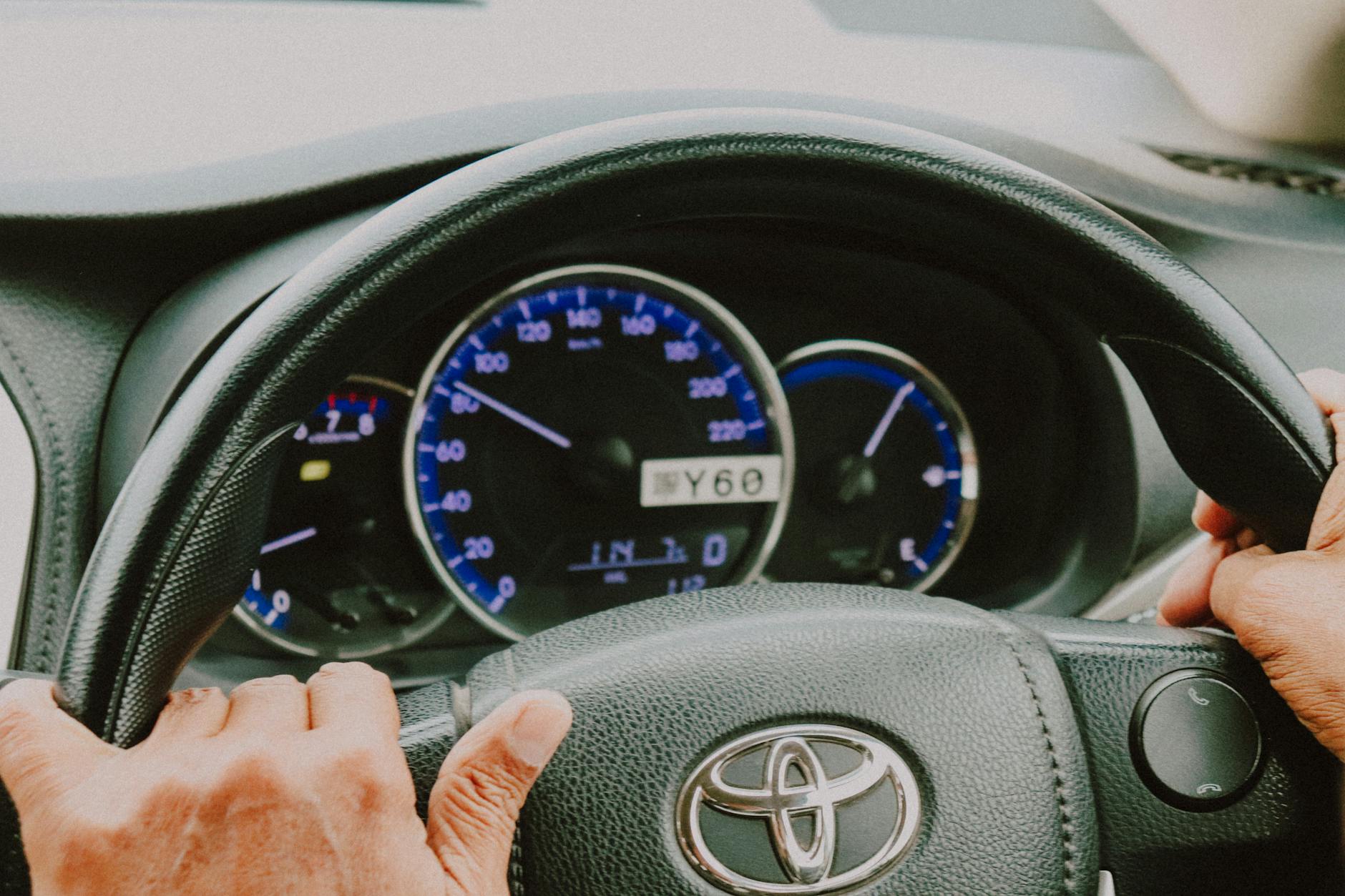 휠 밸런스 안 맞을 때 고속 핸들 떨림 현상 및 납 부착 교정 매뉴얼