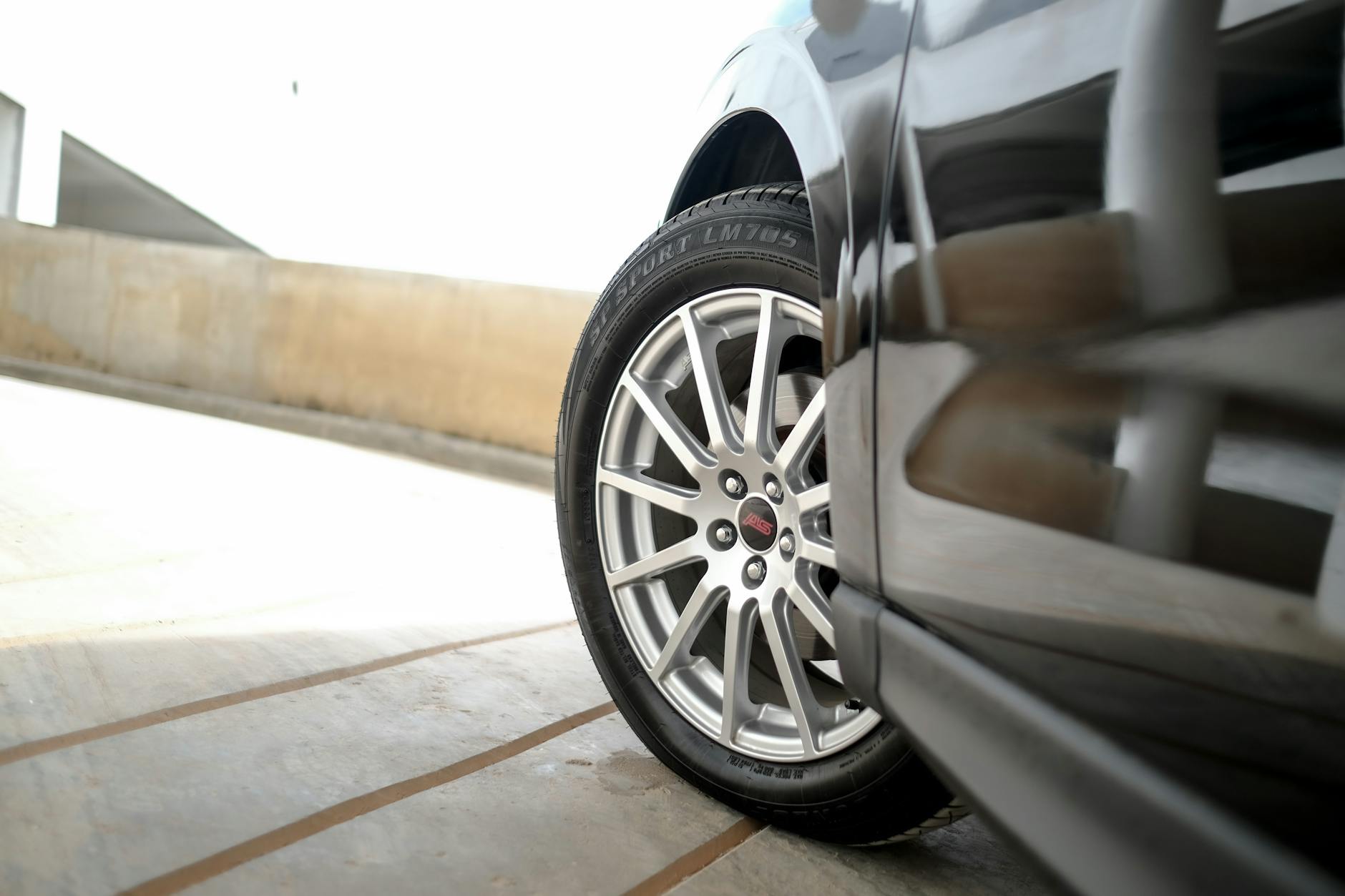 빗길 수막현상 예방 타이어 마모 확인 및 배수 성능 좋은 타이어 추천