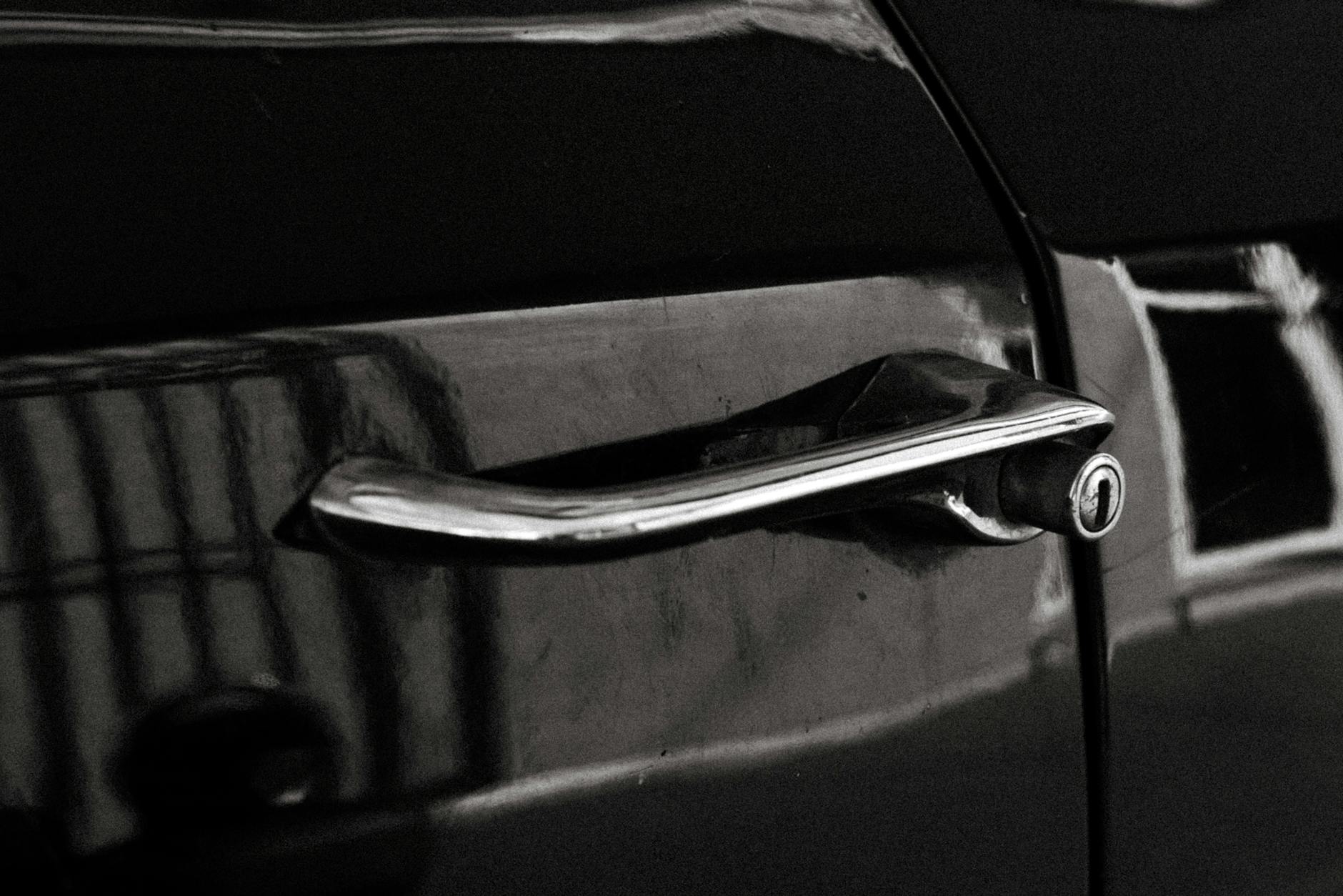 자동차 문콕 방지 가드 자석형 부착형 장단점 및 흠집 방지 매뉴얼